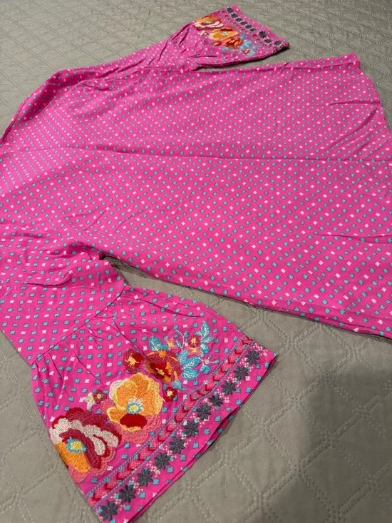 Savanna Jane Pink Embroidered Floral Tunic Top - Picture 12 of 12